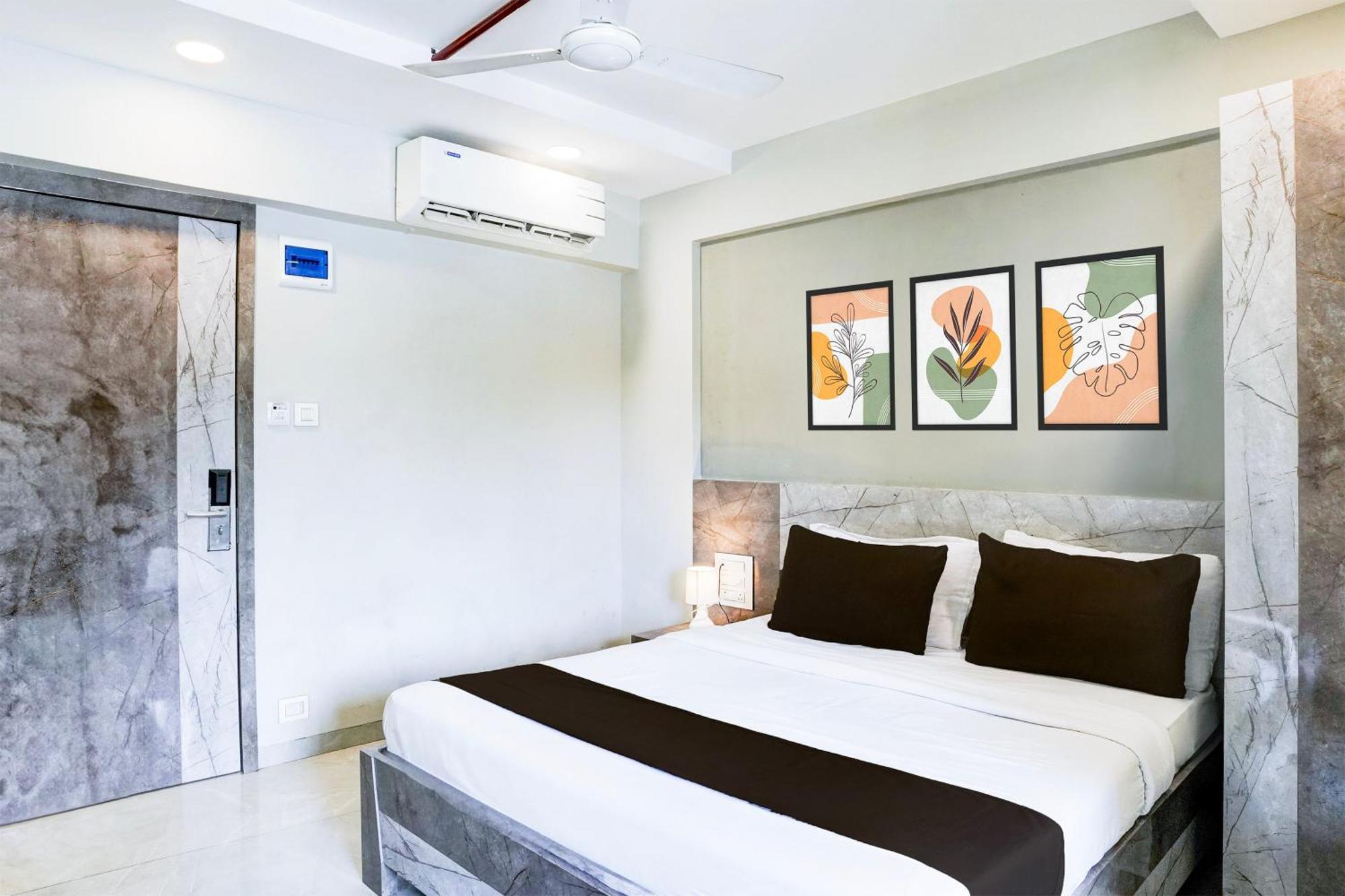 Hotel Super Townhouse Oak Vashi Turambhe Exterior foto