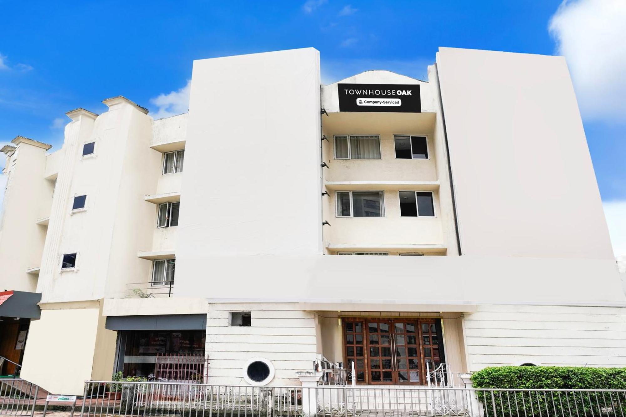 Hotel Super Townhouse Oak Vashi Turambhe Exterior foto